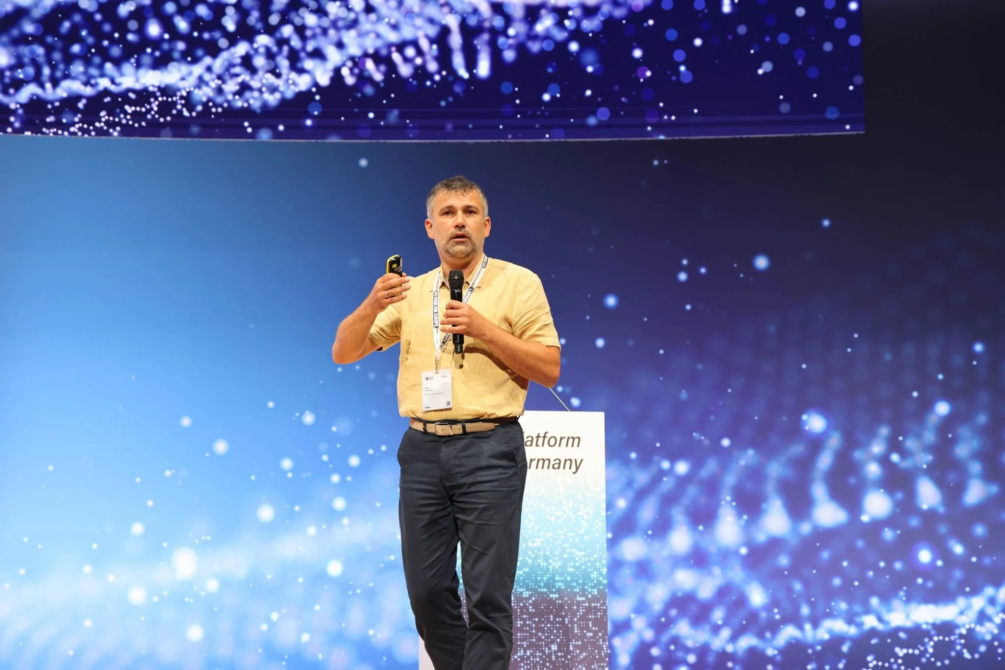 Prof. Haris Gačanin presents 6GEM+ in the session on Germany’s 6G Transfer Hubs.